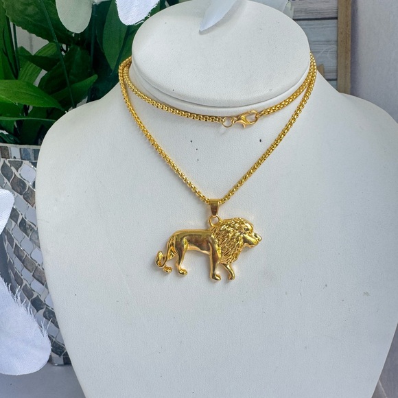 Aesthetic Necklace Contemporary Jewelry Bib Necklace, Statement Choker - Picture 3 of 11